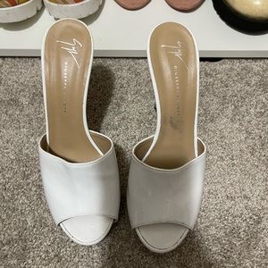 Authentic Giuseppe Zanotti
Nettie peep-toe heeled sandals
Size 38